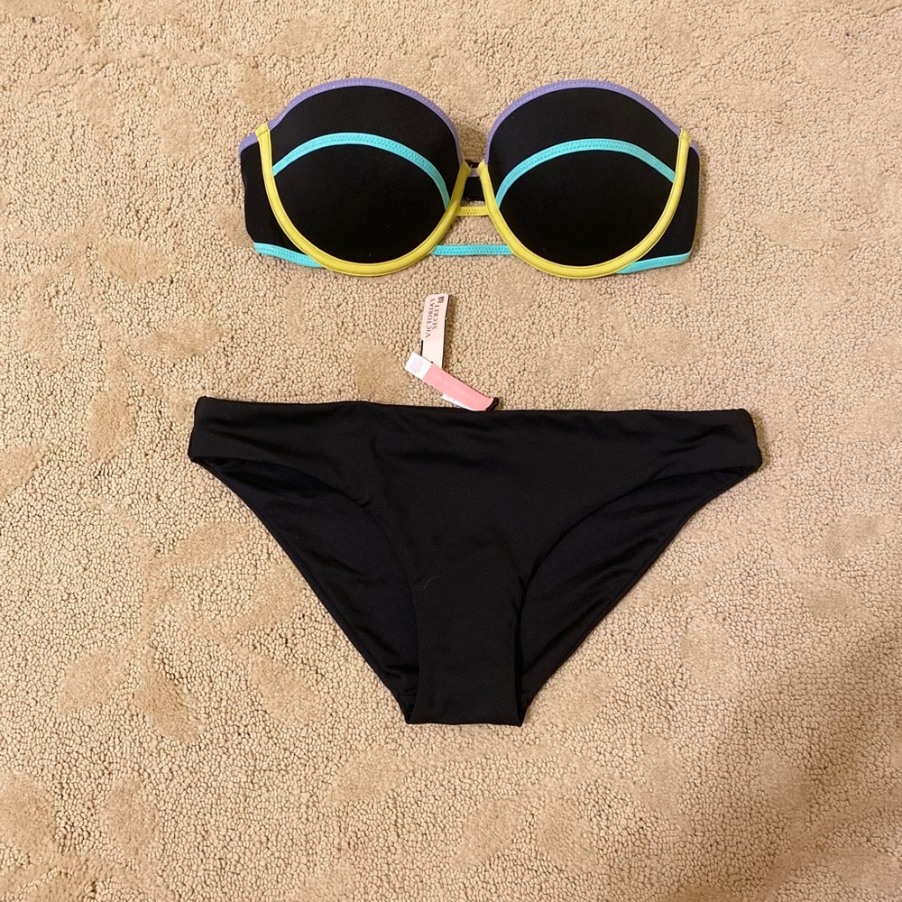 Victoria’s Secret Bikini Set